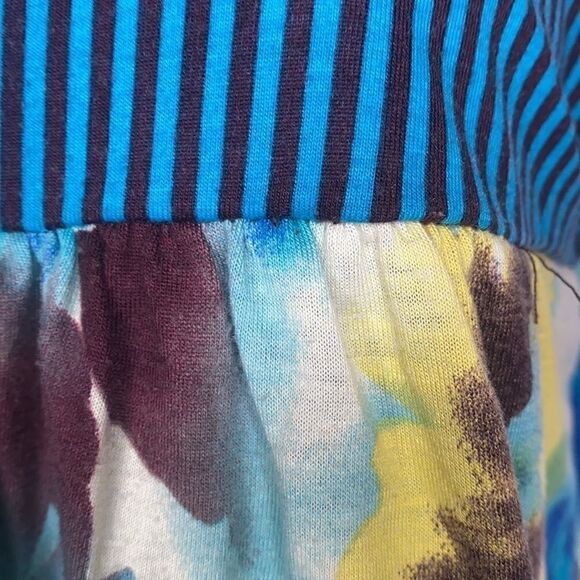 725 Originals Turquoise Floral Top - Picture 3 of 5